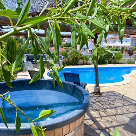 Casa Felic, 6 People, Fireplace And Hottub *