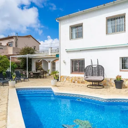 度假居 Casa Felic, 6 People, Fireplace And Hottub 滨海略雷特