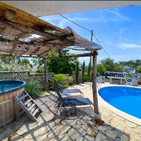 Casa Felic, 6 People, Fireplace And Hottub *