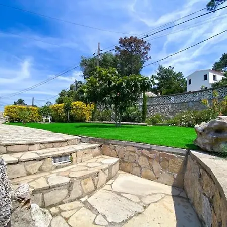 Casa Felic, 6 People, Fireplace And Hottub *